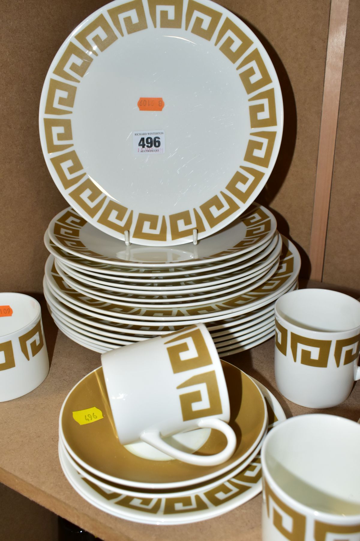 WEDGWOOD SUSIE COOPER DESIGN 'OLD GOLD KEYSTONE' DINNERWARES, comprising eight 27cm plates, eight - Image 2 of 5