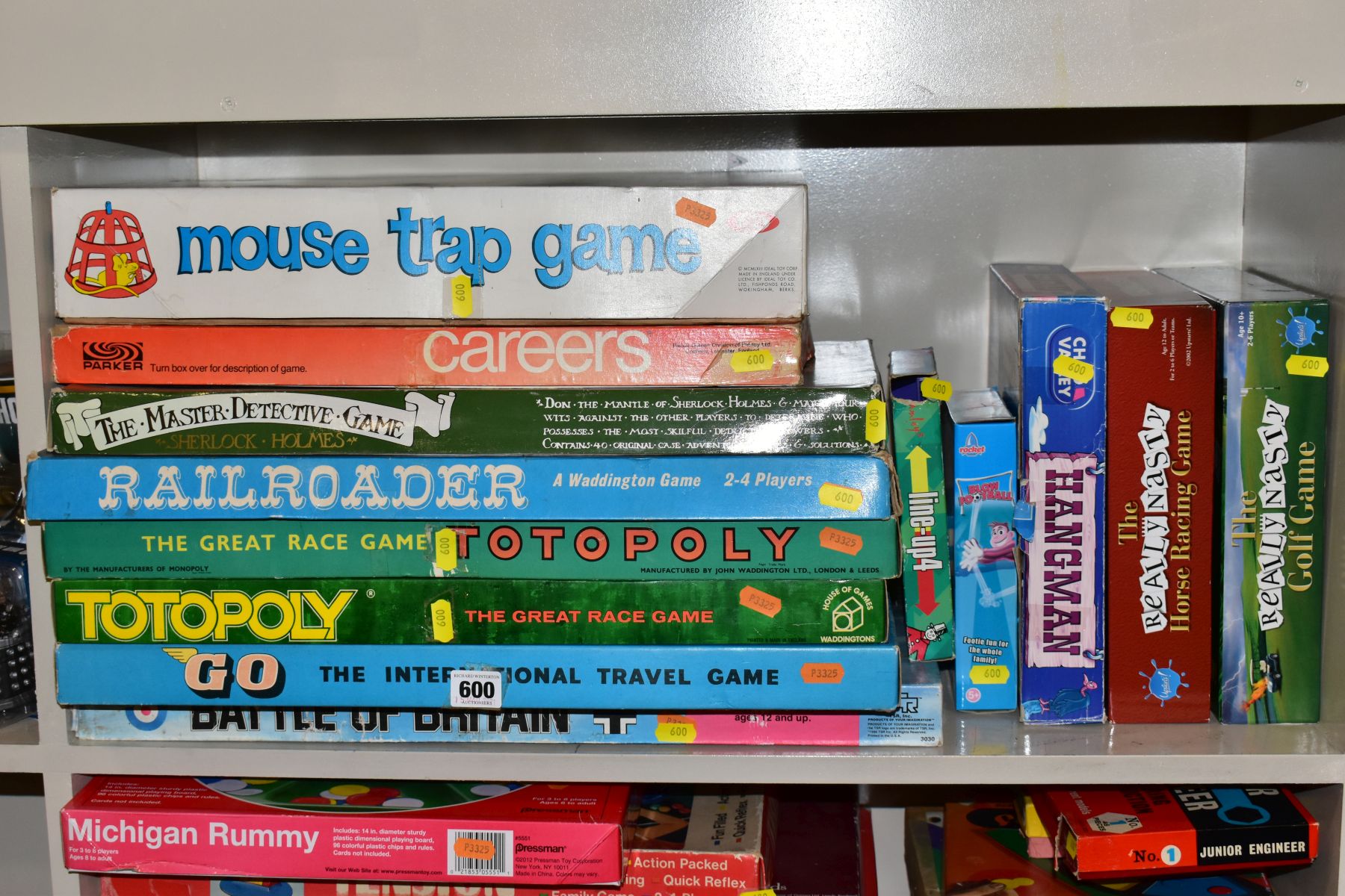 A LARGE COLLECTION OF ASSORTED BOARD GAMES AND PUZZLES, 1960's to date, to include Waddington's ' - Image 2 of 8