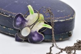 AN ARTS AND CRAFTS WHITE METAL PENDANT NECKLACE, the pendant in the form of an orchid flower with