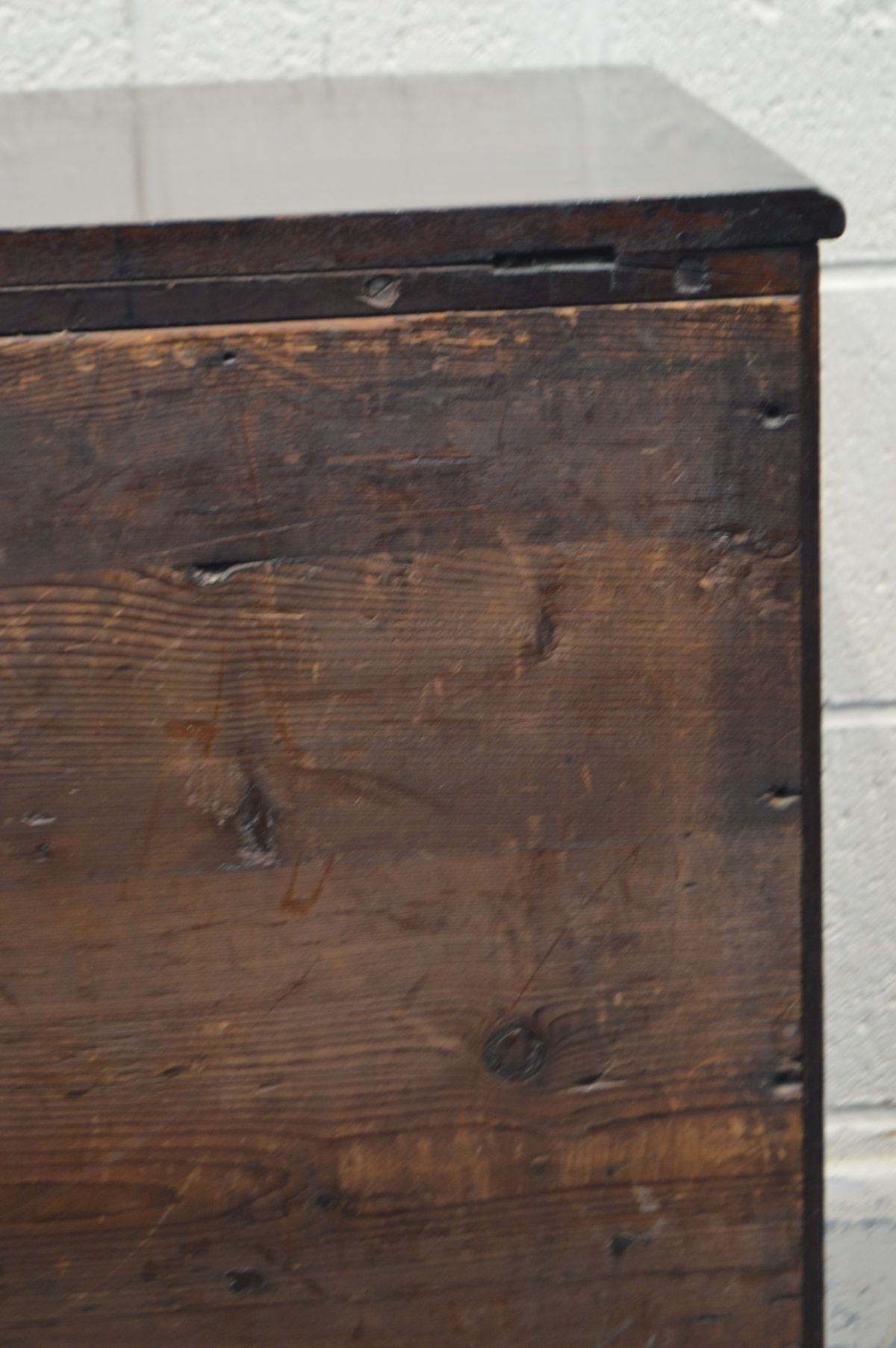 A 20TH CENTURY MAHOGANY CHEST OF FOUR LONG GRADUATED DRAWERS, in the George III style, brass swan - Image 7 of 7