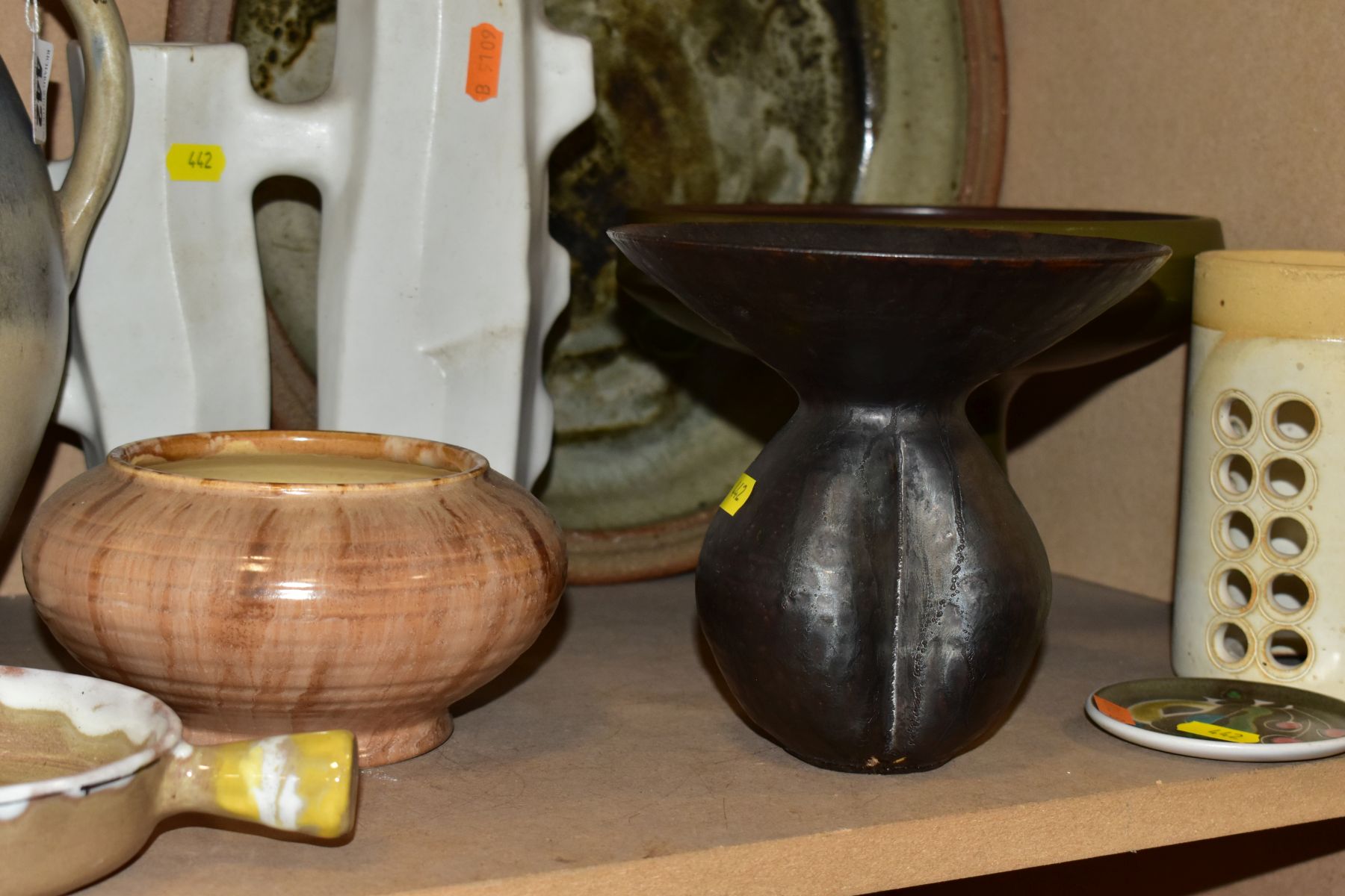 A QUANTITY OF STUDIO AND OTHER 20TH CENTURY POTTERY, including a number of pieces of Jersey Pottery, - Image 18 of 18