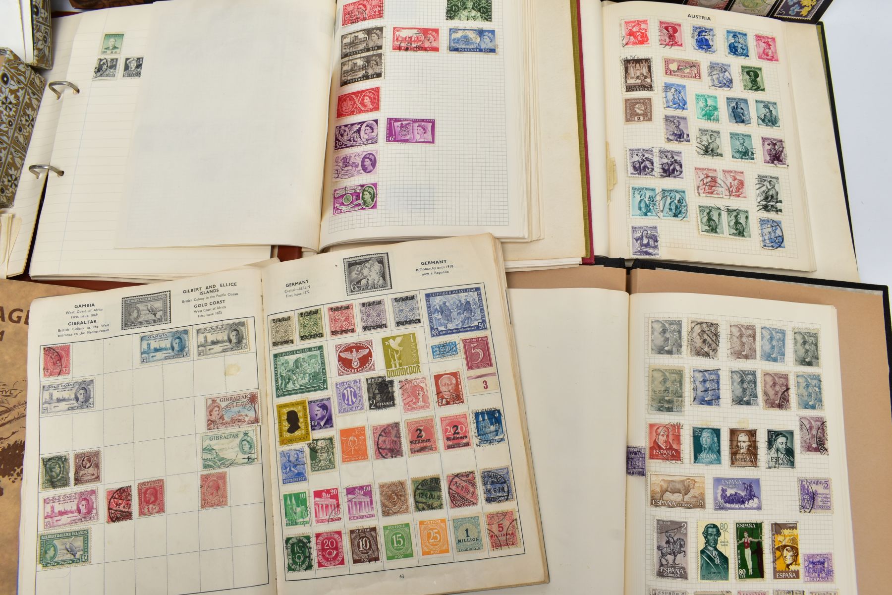 A BOX OF STAMPS IN SIX ALBUMS AND LOOSE in packets, plenty to sort through - Image 6 of 6