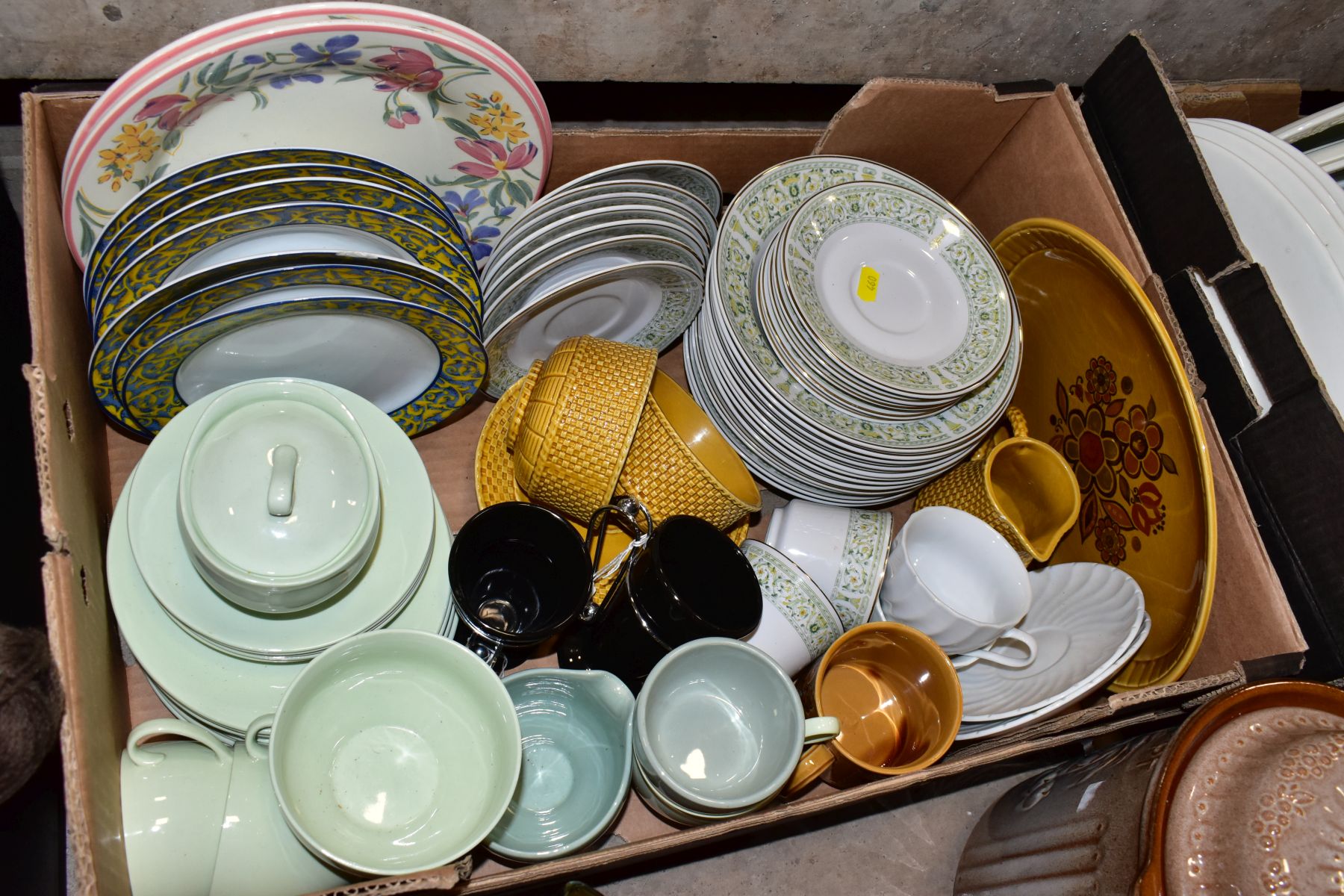 FIVE BOXES AND LOOSE, TEA/DINNERWARES BLUE & WHITE, ETC, to include Rumtoffs (one boxed), modern - Image 9 of 9