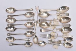 A SELECTION OF SILVER TEASPOONS, to include six teaspoons with a decorative bead surround,