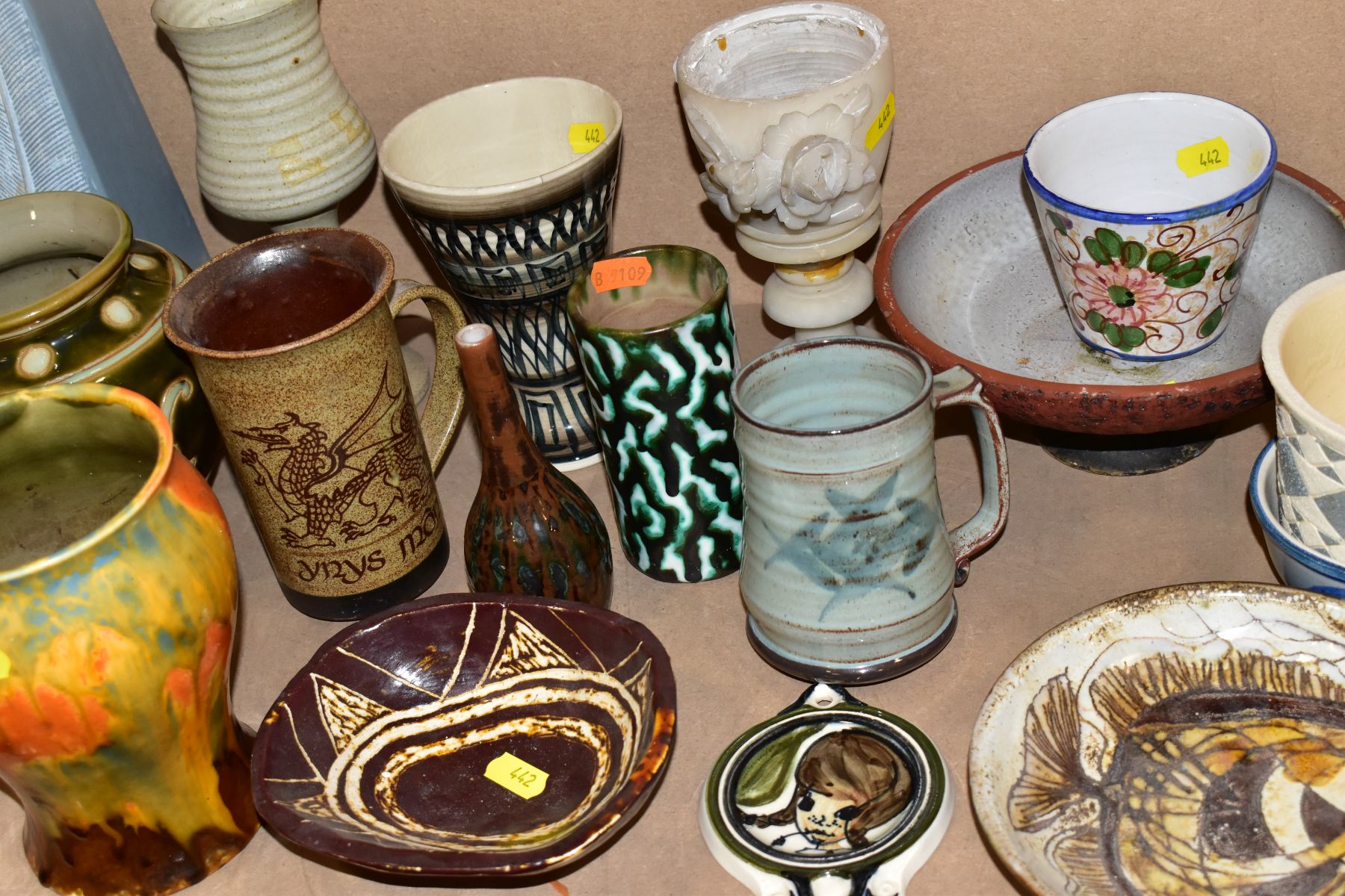 A QUANTITY OF STUDIO AND OTHER 20TH CENTURY POTTERY, including a number of pieces of Jersey Pottery, - Image 14 of 18