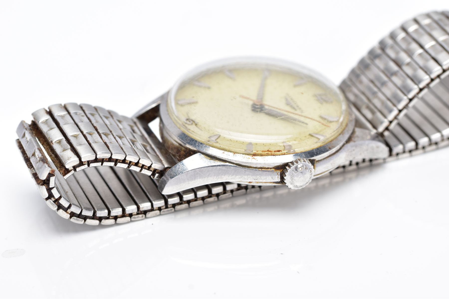 A GENT'S LONGINES WRISTWATCH, round silver dial signed 'Longines', Arabic twelveand six with baton - Image 5 of 6