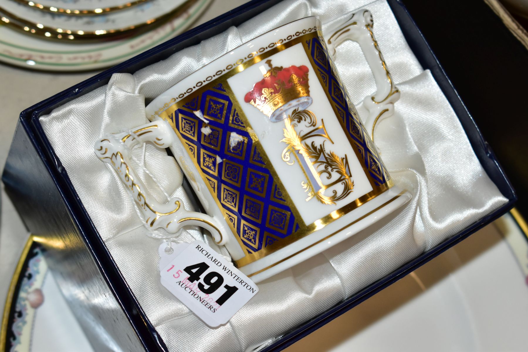 A GROUP OF CERAMIC TABLEWARES AND COLLECTABLES, to include boxed Royal Crown Derby Royal - Image 2 of 15