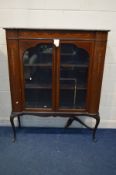 AN EDWARDIAN MAHOGANY AND MARQUETRY INLAID TWO DOOR DISPLAY CABINET, on cabriole legs, width 122cm x
