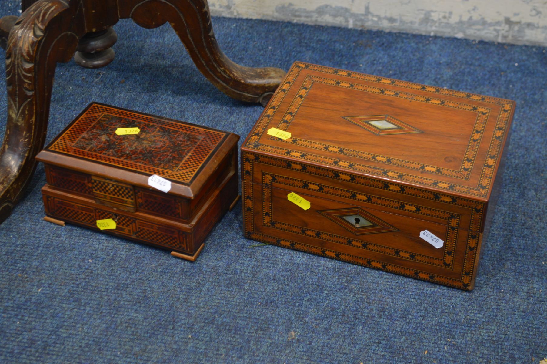 A LATE VICTORIAN WALNUT AND MARQUETRY INLAID OCTAGONAL TRUMPET WORK TABLE, with a fitted interior, - Image 4 of 6