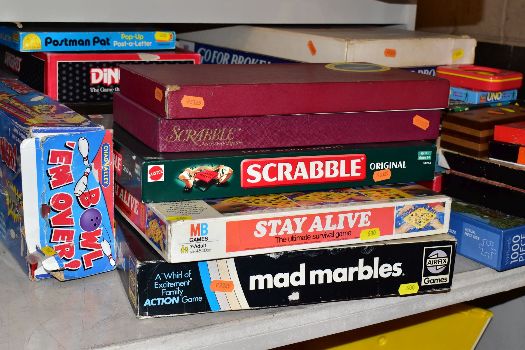 A LARGE COLLECTION OF ASSORTED BOARD GAMES AND PUZZLES, 1960's to date, to include Waddington's ' - Image 5 of 8
