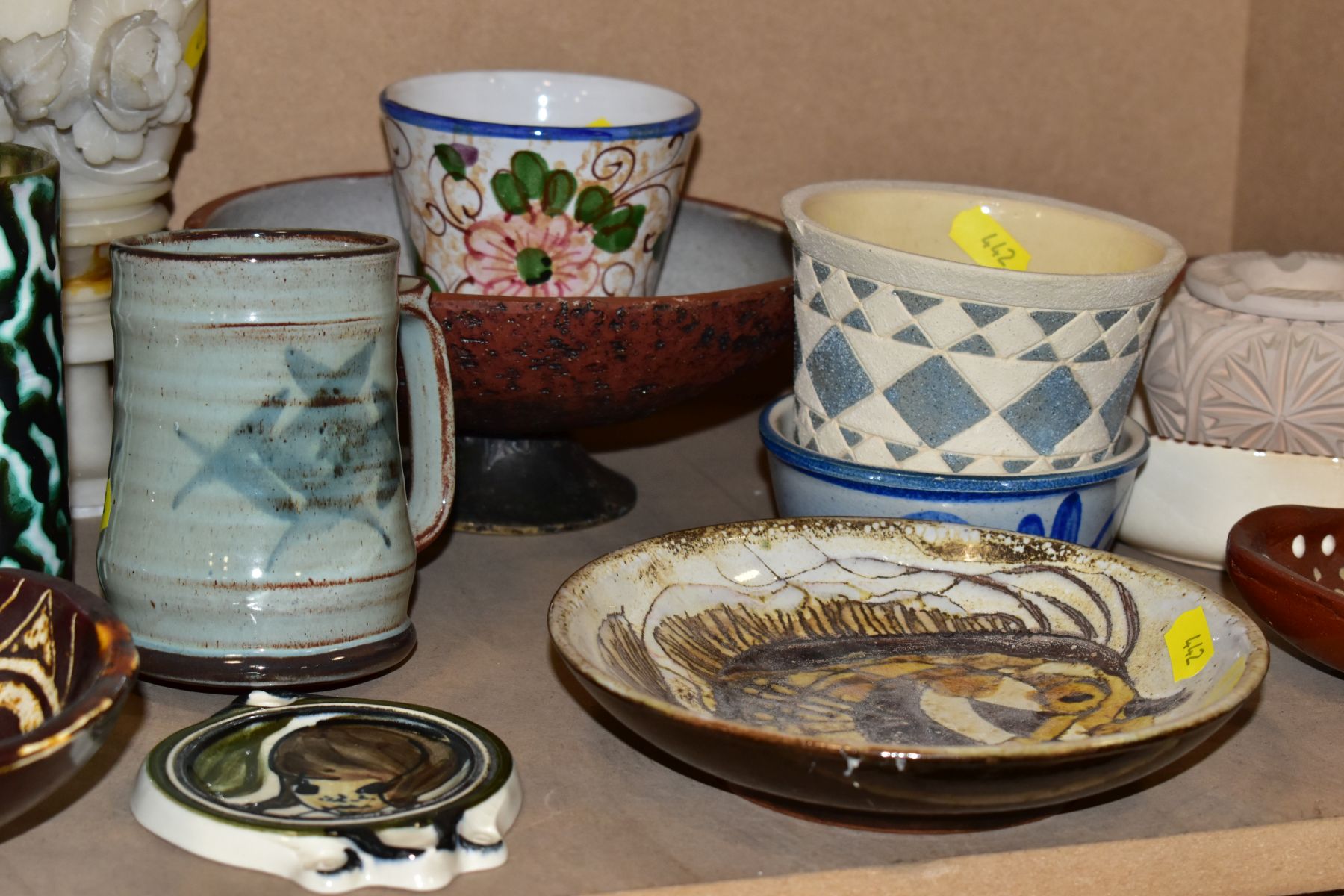 A QUANTITY OF STUDIO AND OTHER 20TH CENTURY POTTERY, including a number of pieces of Jersey Pottery, - Image 17 of 18