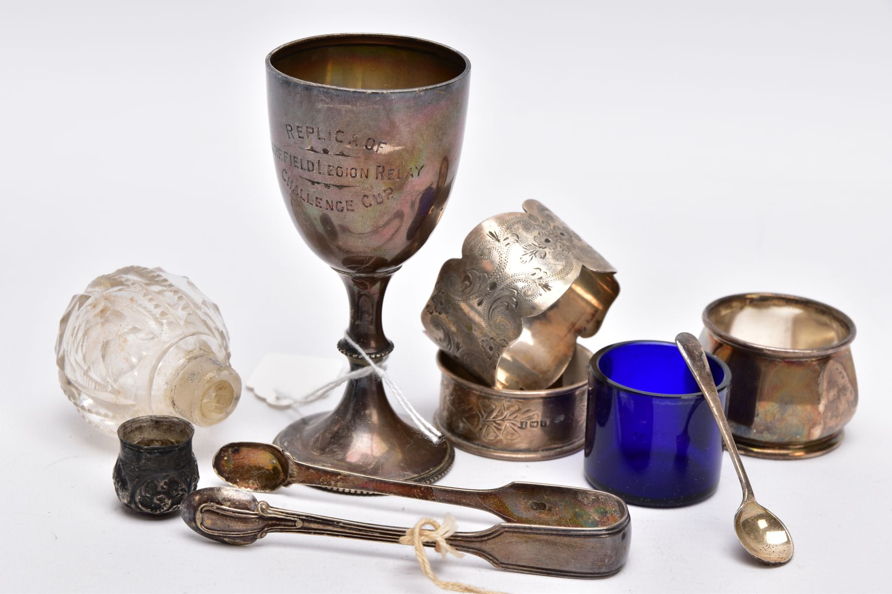 A SELECTION OF SILVER ITEMS, to include a small silver trophy cup, engraved 'Replica of Harefield - Image 4 of 4