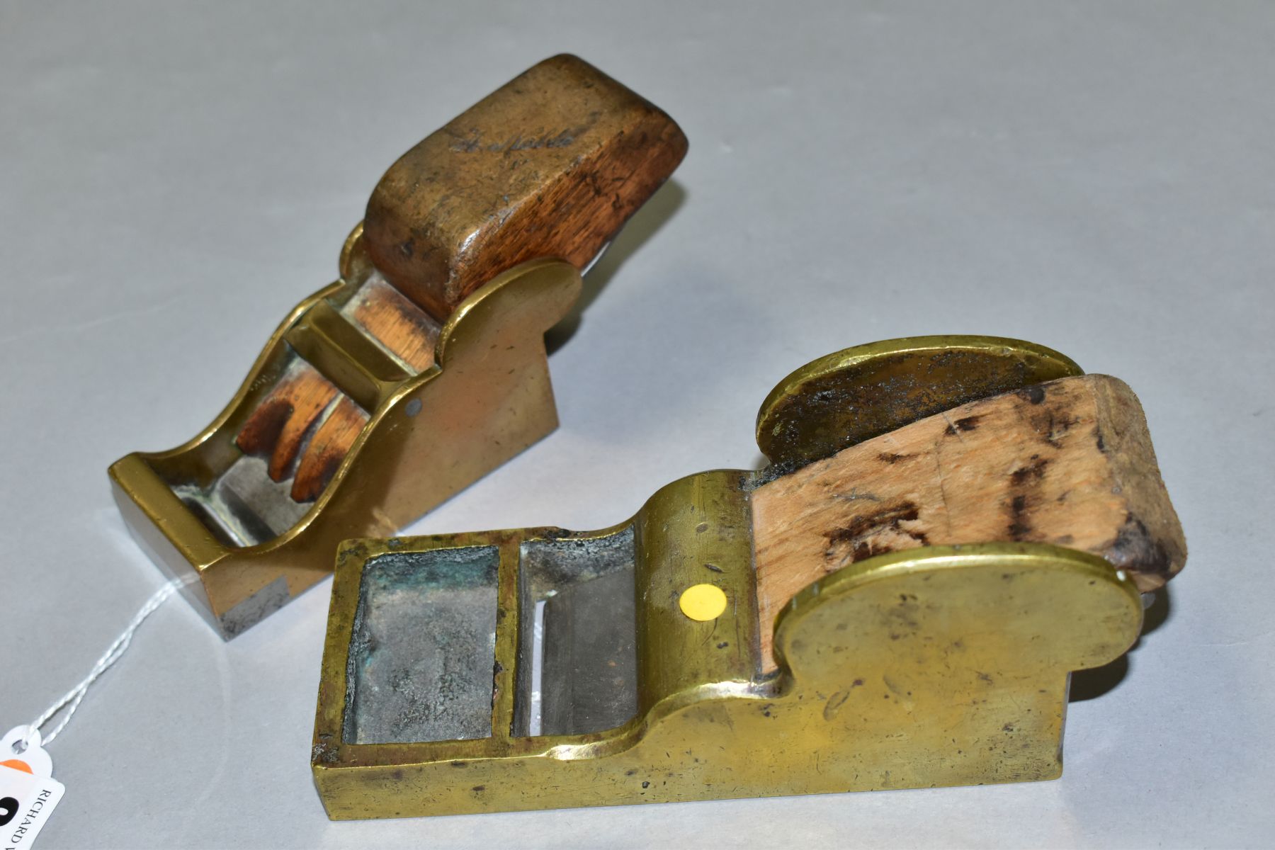 TWO VINTAGE BRASS CHARIOT PLANES comprising of a bronze plane 5'' long with a steel sole plate, - Image 2 of 6