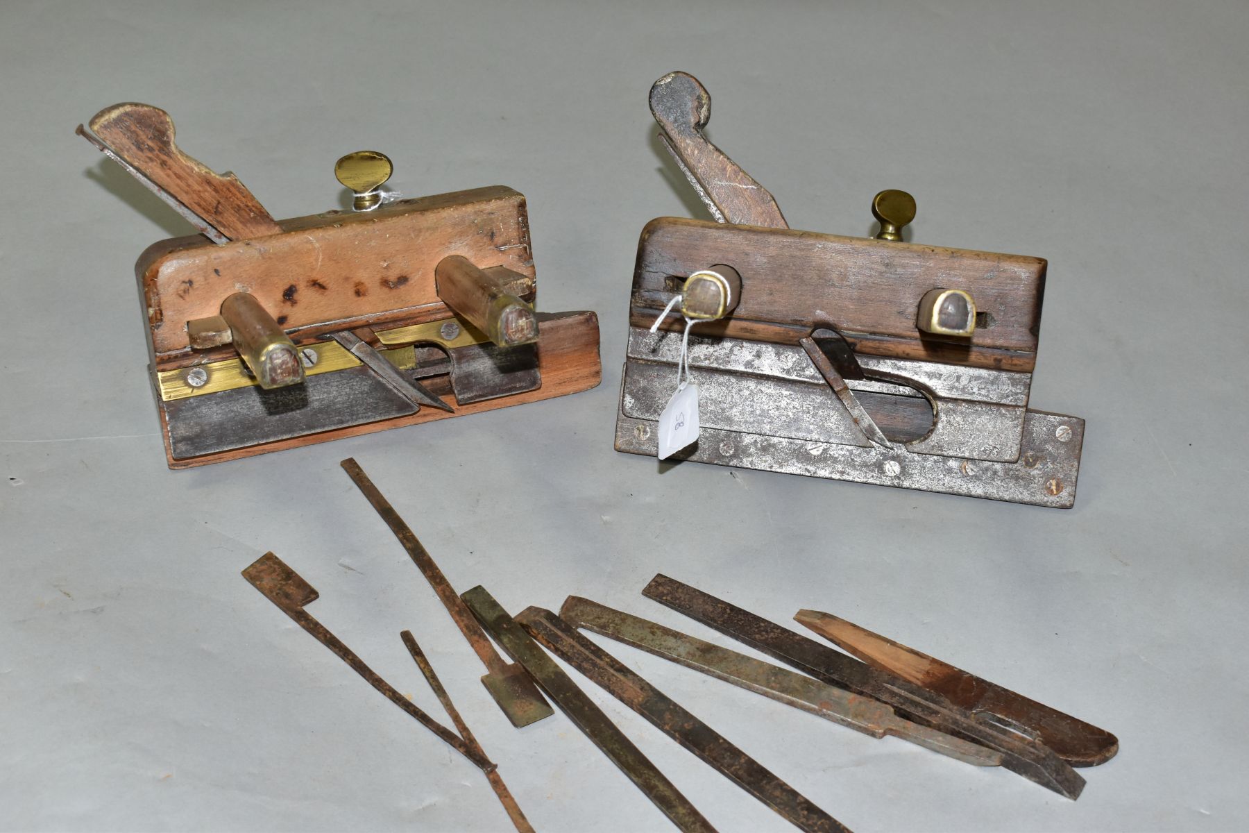 TWO VINTAGE PLOUGH PLANES, comprising of a Routledge 7'' with a ½'' iron, another unbranded 7½'' - Image 3 of 7