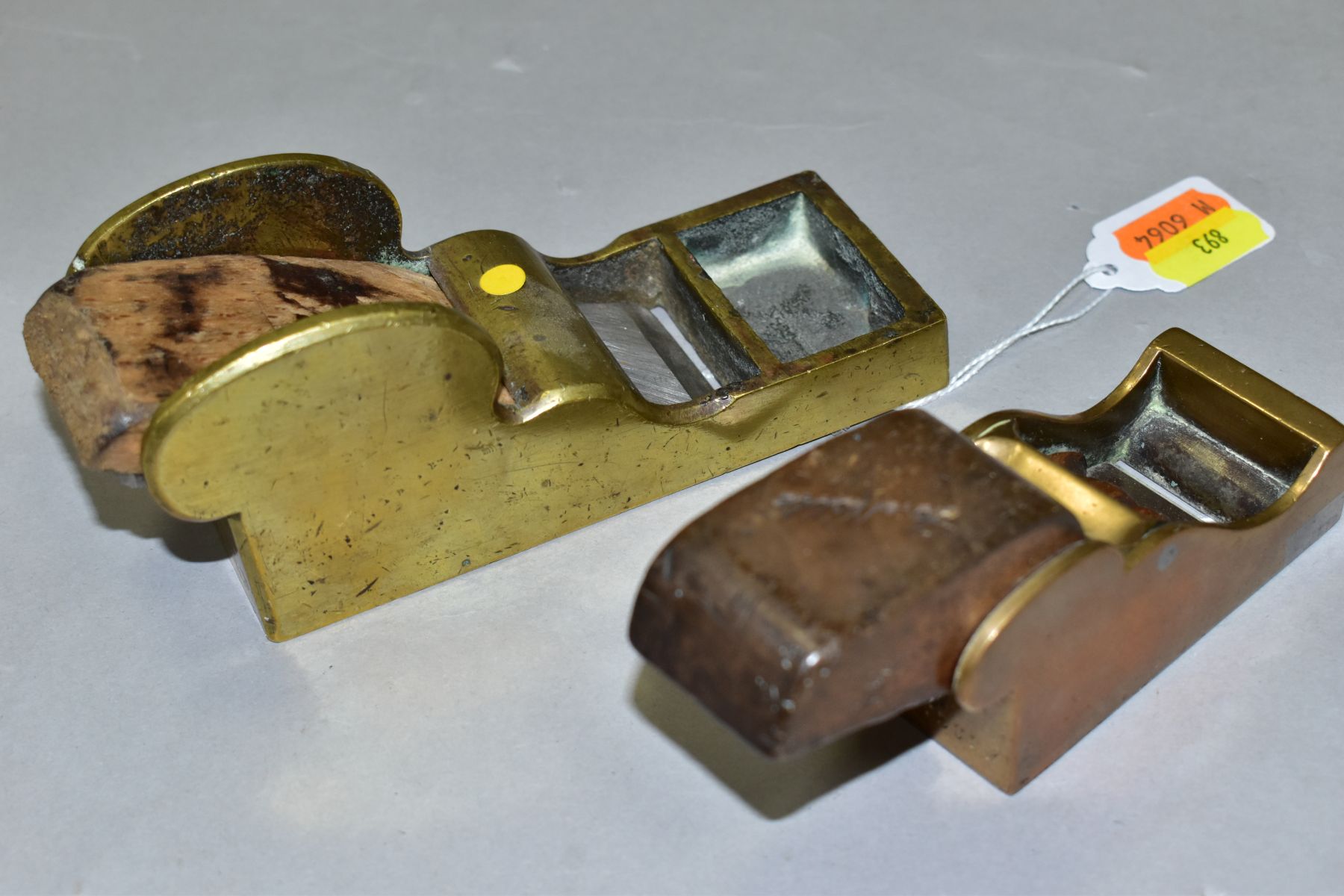 TWO VINTAGE BRASS CHARIOT PLANES comprising of a bronze plane 5'' long with a steel sole plate, - Image 4 of 6
