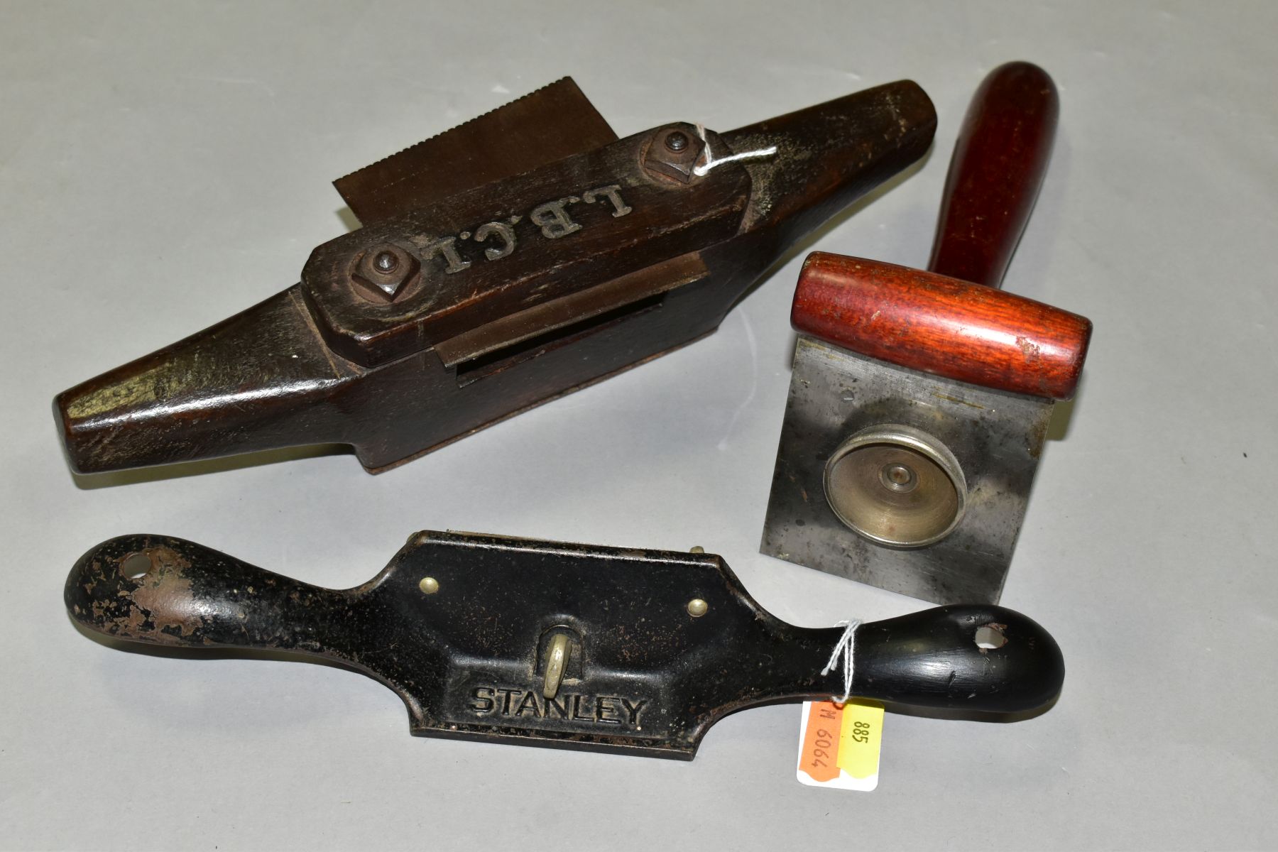 A STANLEY NO.80 CABINET SCRAPER (repair to handle), a LBCL Coopers Scraper and an American made - Image 4 of 5