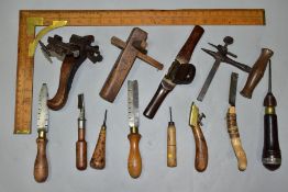 THIRTEEN ITEMS OF VINTAGE CARPENTRY TOOLS including a 20'' brass and wood Tailors square, a J S Fray