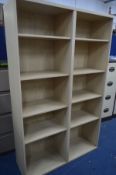 A MODERN ELM FINISH DOUBLE SIDED OPEN BOOKCASE/OFFICE SHELVES, width 121cm x depth 40cm x height