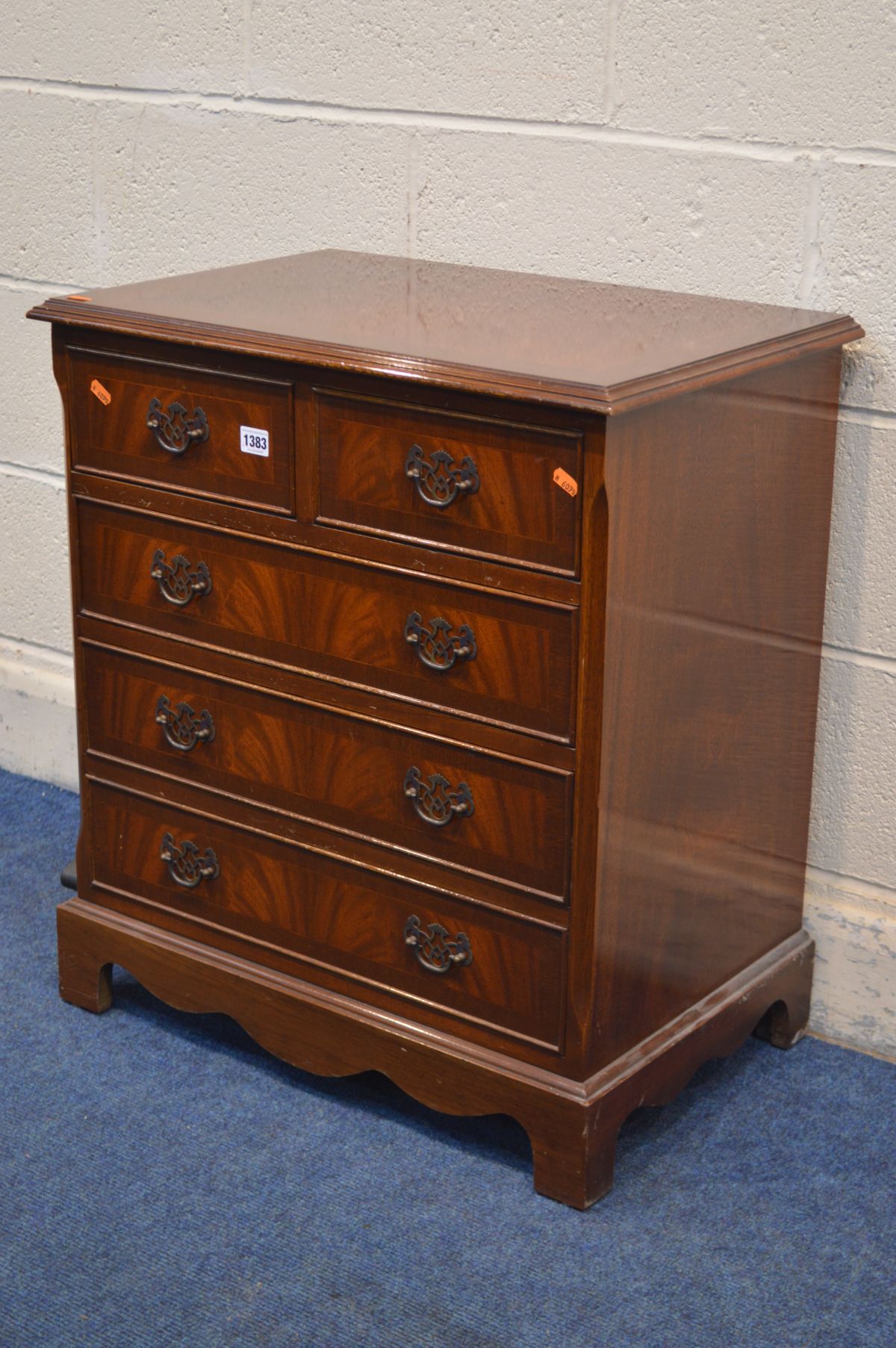 A SMALL MODERN MAHOGANY CHEST OF TWO SHORT OVER THREE LONG DRAWERS, width 63cm x depth 41cm x height - Image 2 of 2