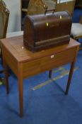 A TEAK CASED SINGER SEWING MACHINE and an oak cased singer sewing machine (locked) (2)