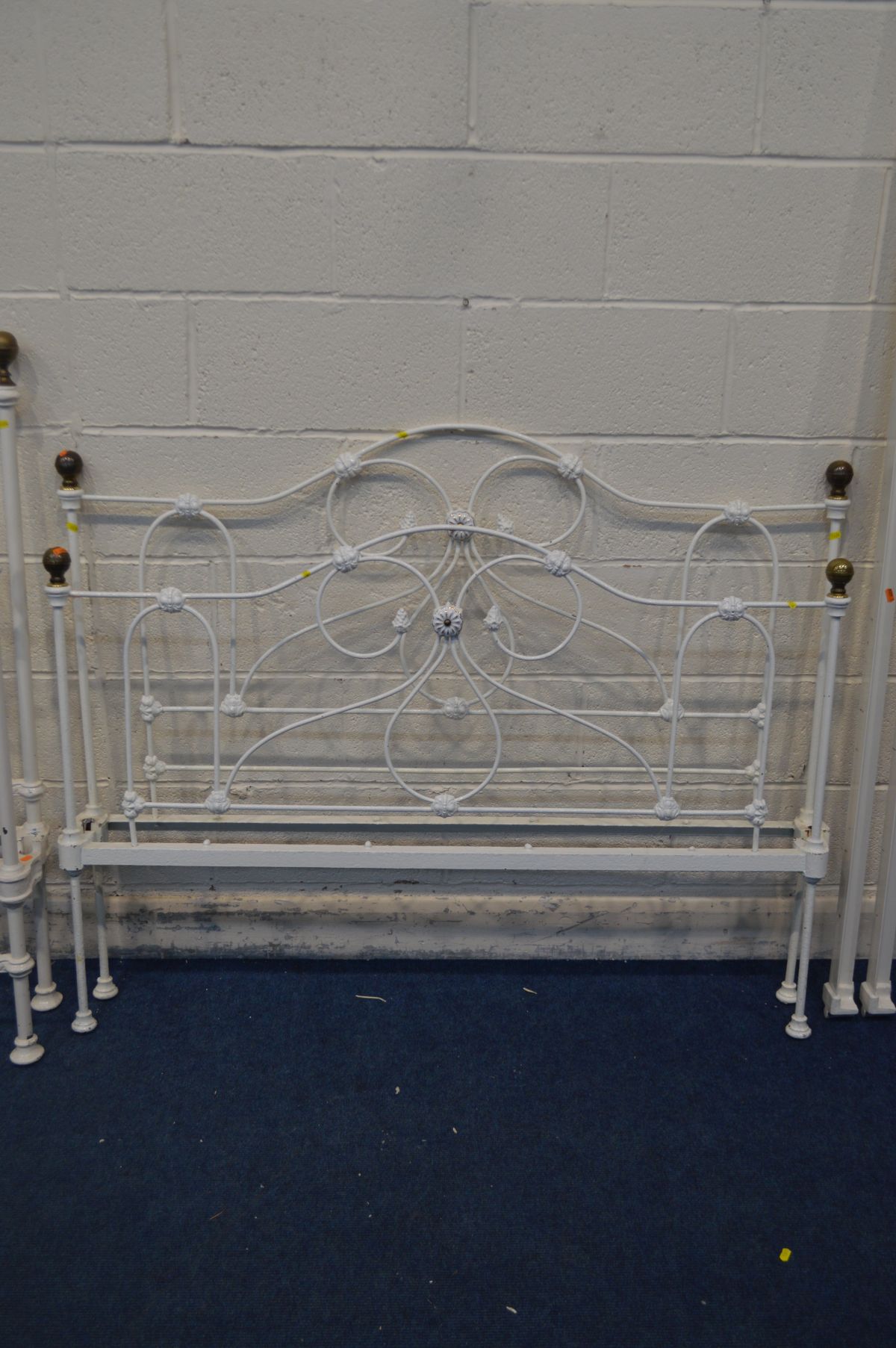 A PAINTED CAST IRON VICTORIAN STYLE 4FT6 BEDSTEAD with irons, and a similar single bedstead with - Image 2 of 5