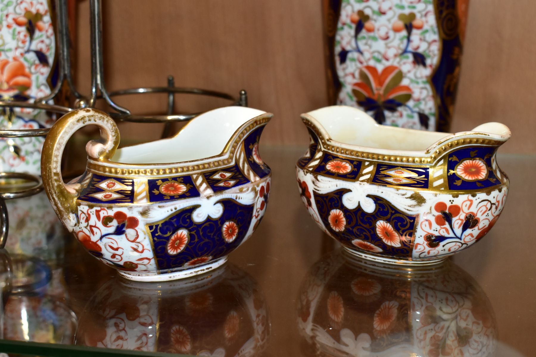 A GROUP OF 19TH CENTURY BRITISH AND CONTINENTAL CERAMICS, including a pair of Davenport Imari - Image 13 of 23