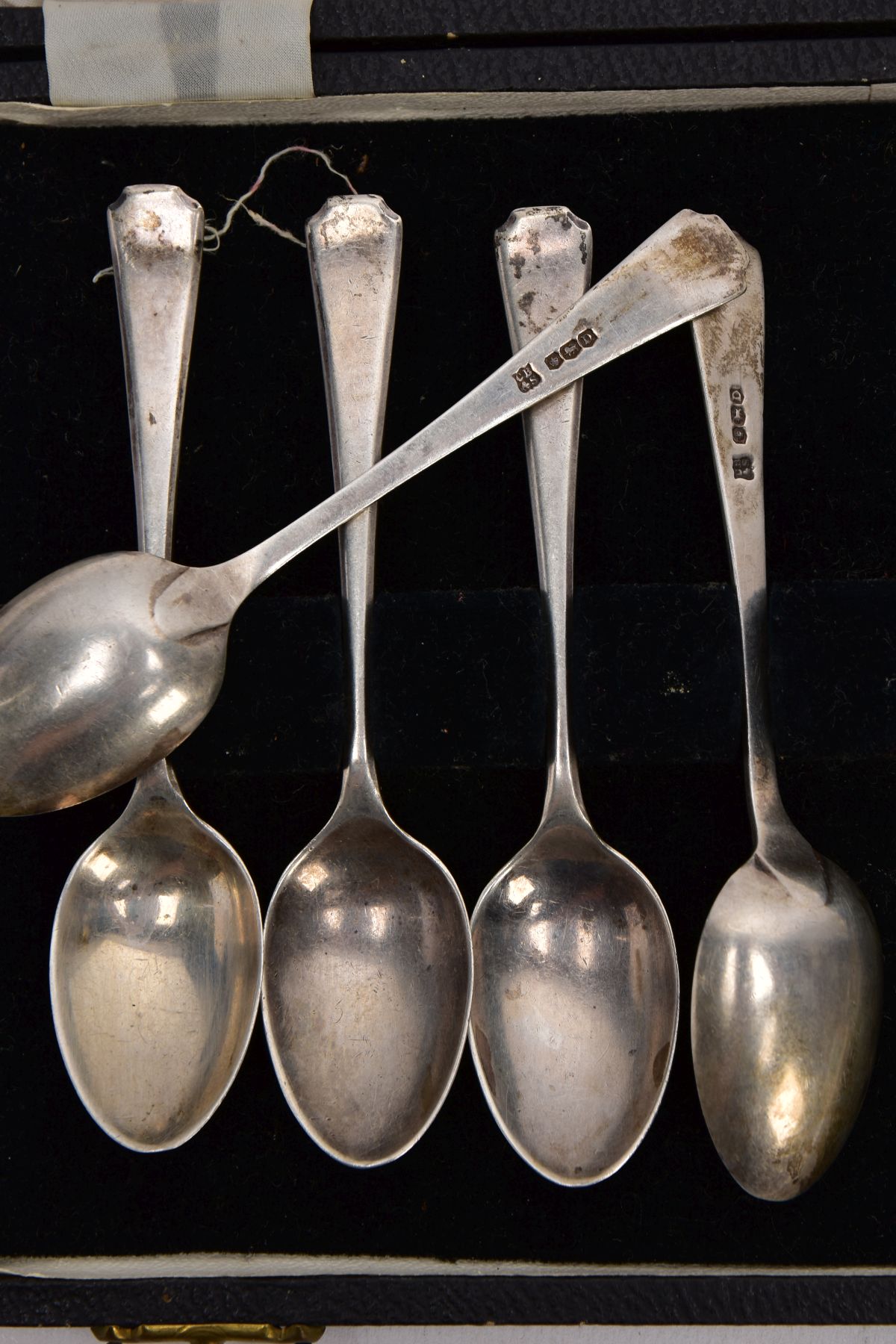 A CASED SET OF FIVE GEORGE VI SILVER COFFEE SPOONS, makers Cooper Brothers & Sons Ltd, Sheffield - Image 2 of 4
