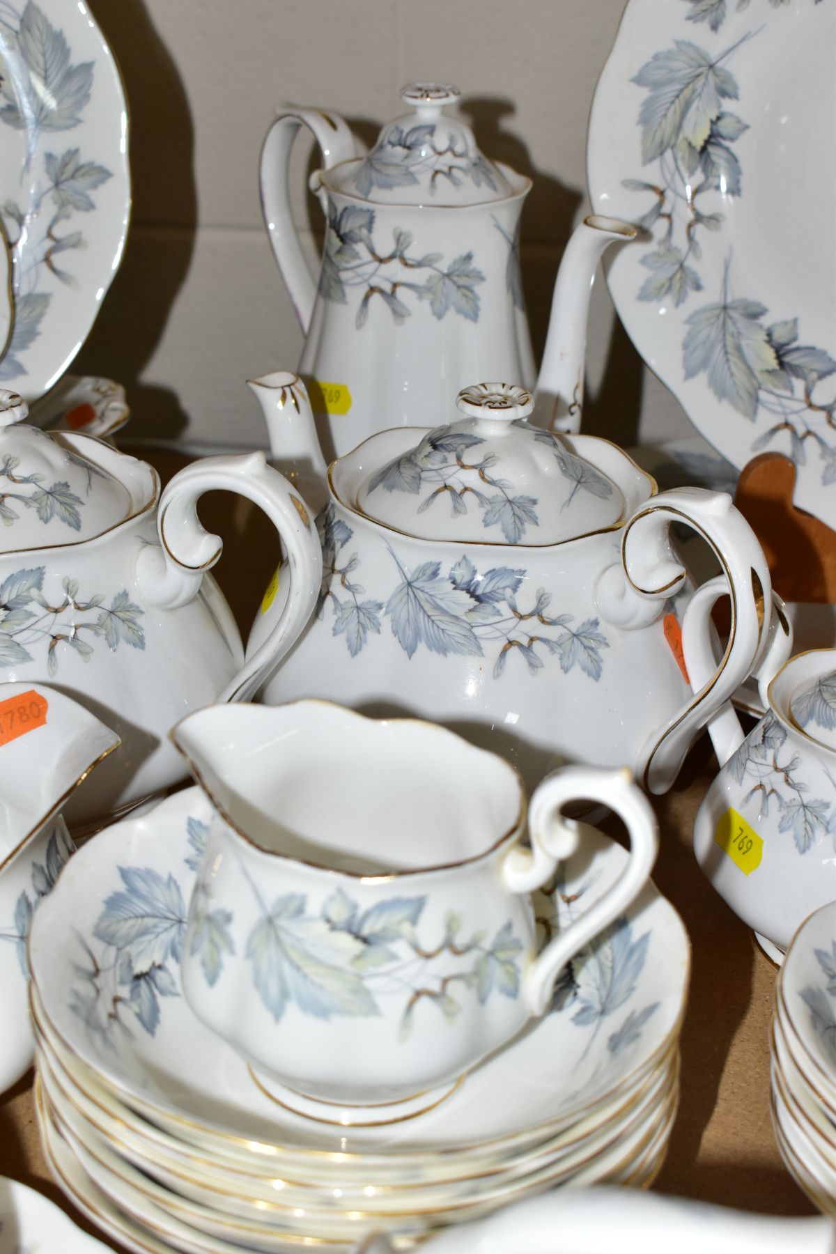 A ROYAL ALBERT SILVER MAPLE DINNER SERVICE, primarily for six settings with extras of some pieces, - Image 5 of 14