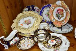 A COLLECTION OF 19TH AND EARLY 20TH CENTURY ENGLISH PORCELAIN, including Coalport and Coalport