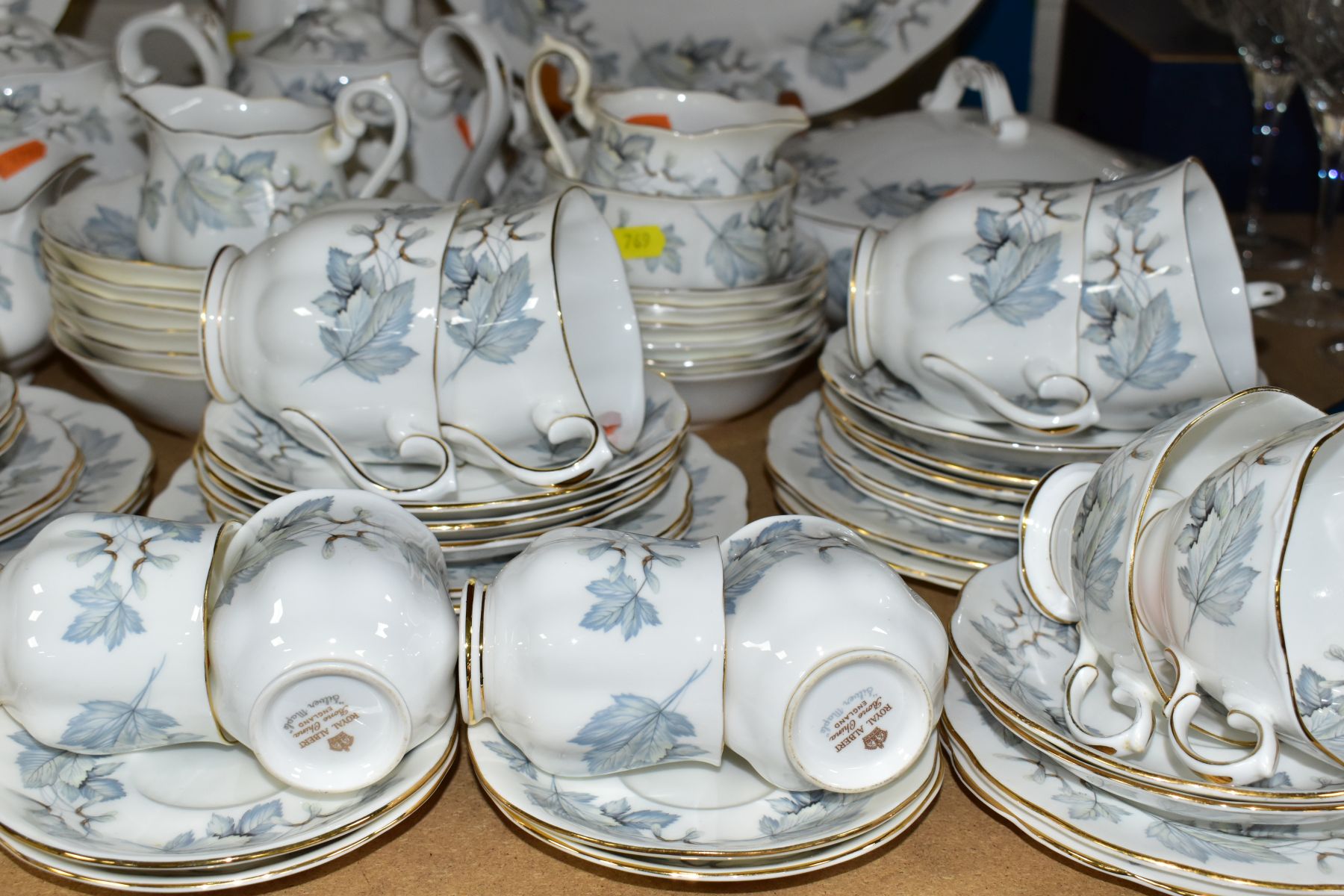 A ROYAL ALBERT SILVER MAPLE DINNER SERVICE, primarily for six settings with extras of some pieces, - Image 3 of 14