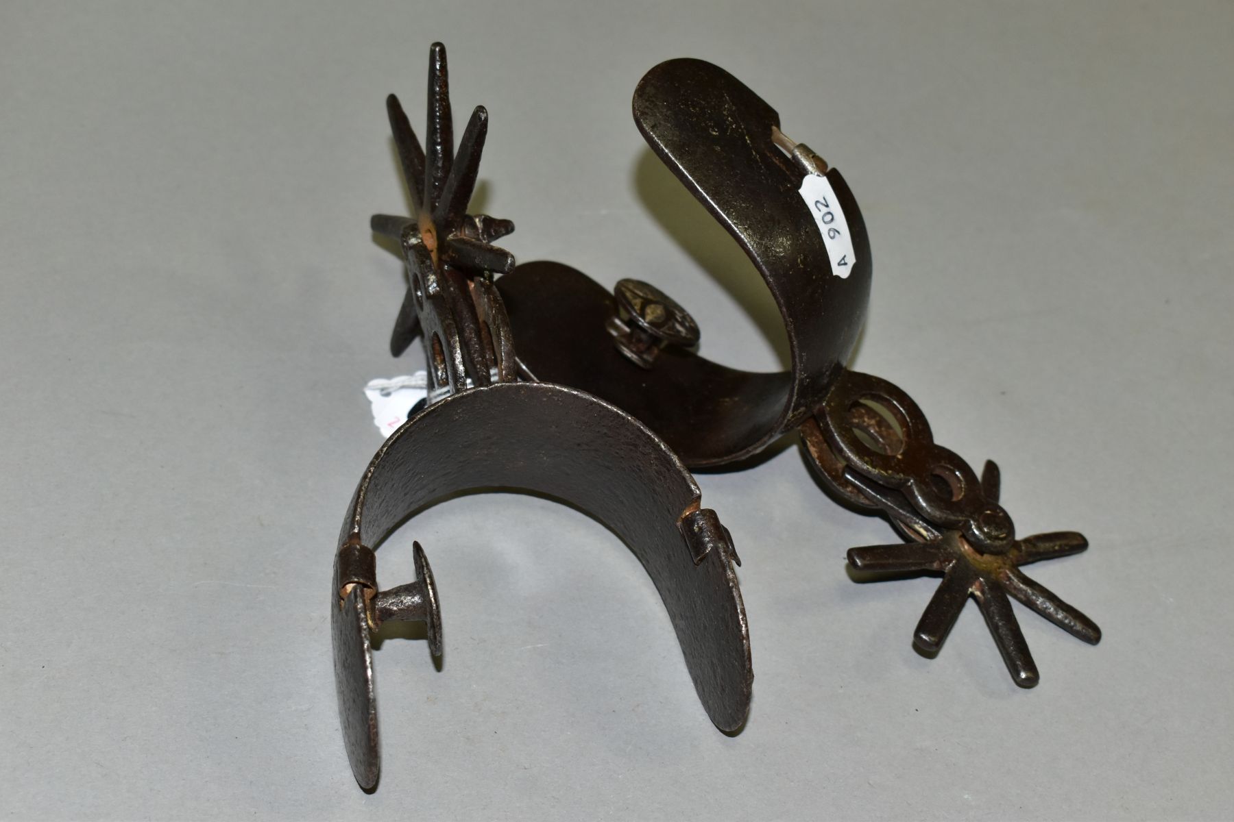 A PAIR OF SOUTH AMERICAN SILVER OVERLAID GAUCHO SPURS (2) - Image 6 of 6