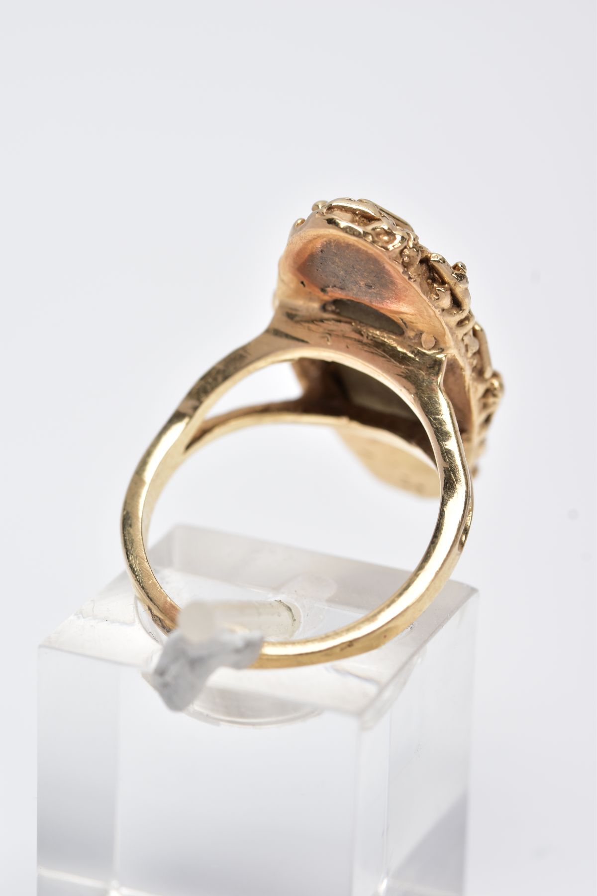 A MODERNIST STYLE OPAL TRIPLET RING, head measuring approximately 25.0mm x 15.0mm, ring size K½, - Image 3 of 4