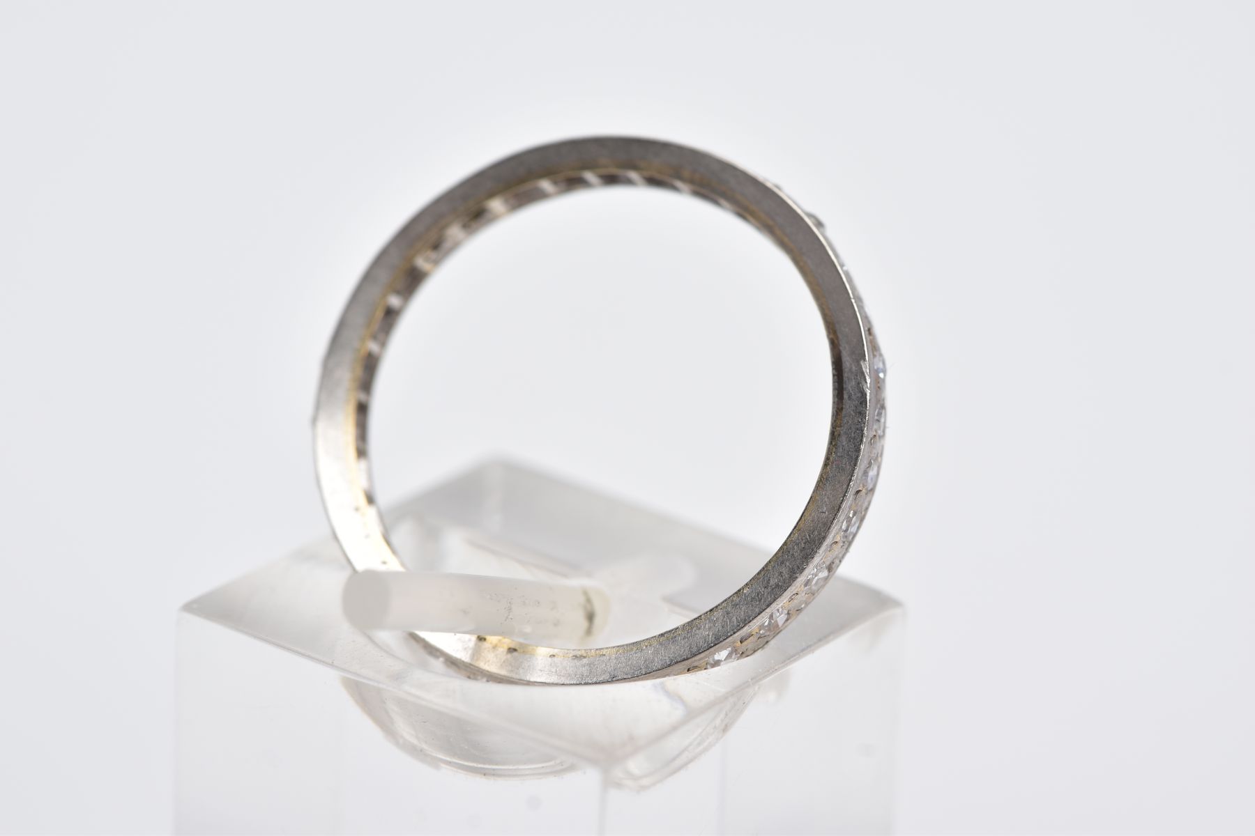 AN EARLY TO MID 20TH CENTURY DIAMOND FULL ETERNITY RING, old eight and Swiss cut diamonds, estimated - Image 3 of 5