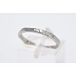 AN EARLY TO MID 20TH CENTURY DIAMOND WEDDING RING, octagonal in shape, ring size L, stamped '