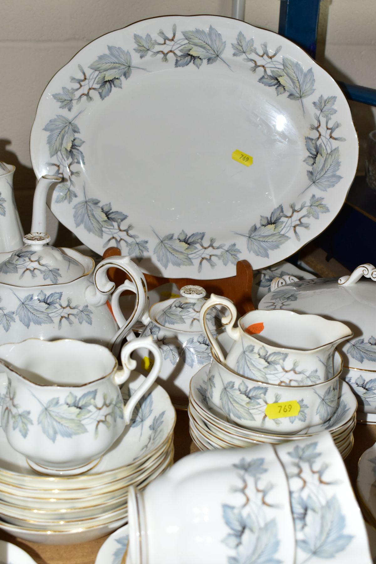 A ROYAL ALBERT SILVER MAPLE DINNER SERVICE, primarily for six settings with extras of some pieces, - Image 11 of 14