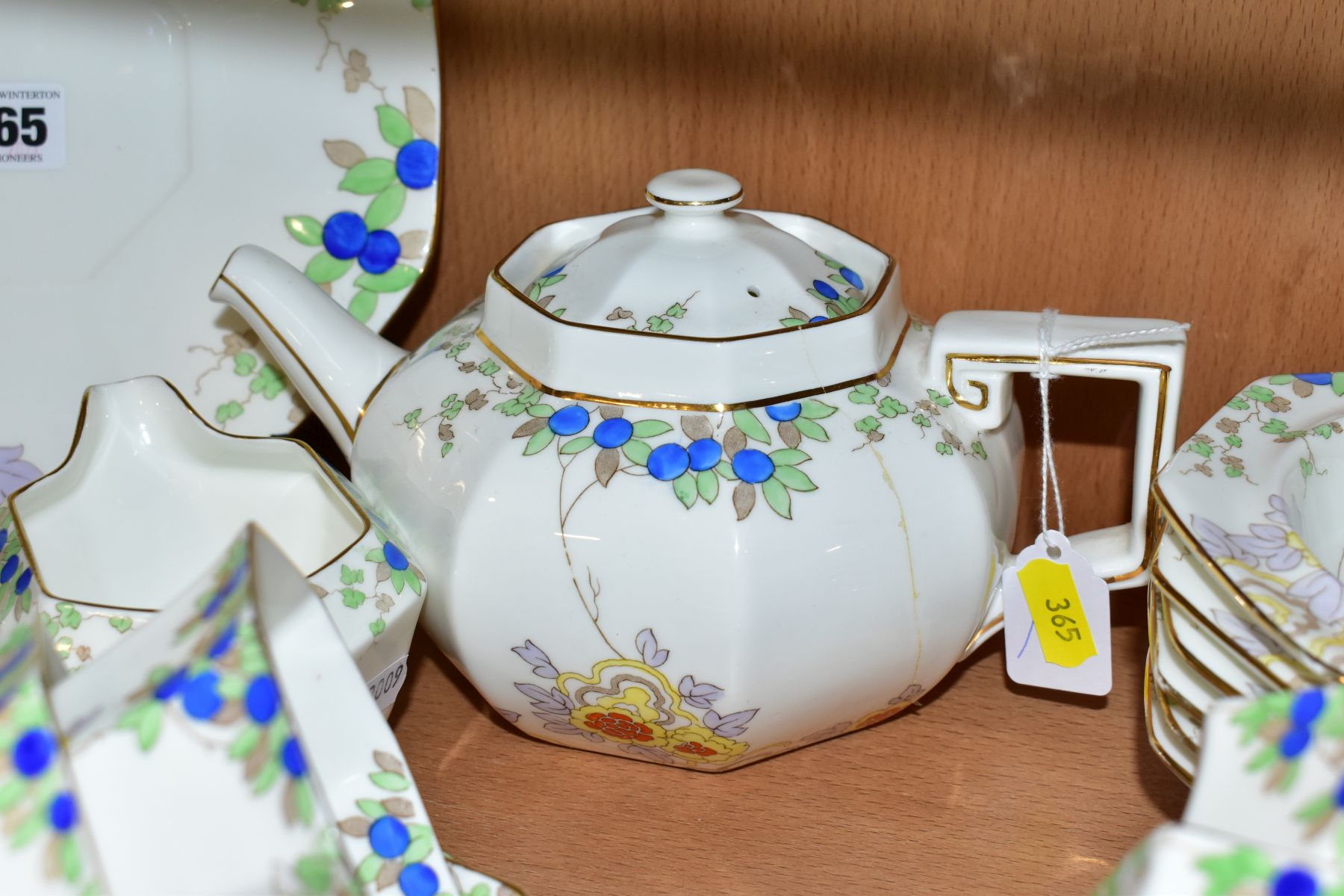 A ROYAL DOULTON EARLY 20TH CENTURY OCTAGONAL BONE CHINA PRINTED AND PAINTED TEA AND FRUIT SET, - Image 4 of 9