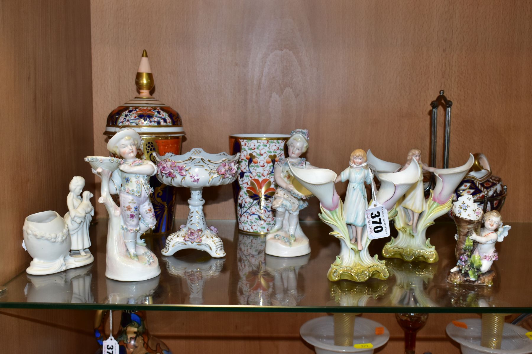 A GROUP OF 19TH CENTURY BRITISH AND CONTINENTAL CERAMICS, including a pair of Davenport Imari