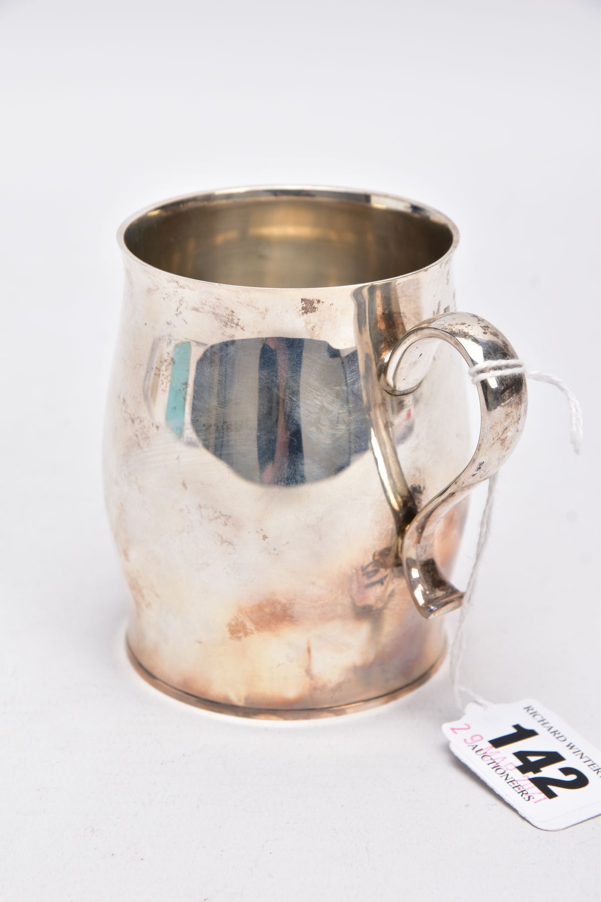 A SILVER HALF PINT TANKARD, of a bell shaped form, plain polished design with a scroll detailed - Image 6 of 6