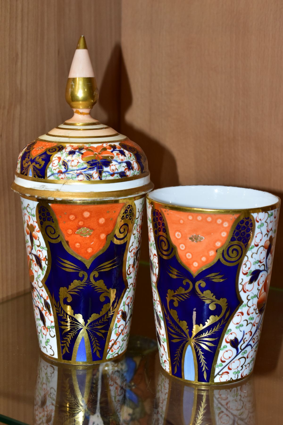A GROUP OF 19TH CENTURY BRITISH AND CONTINENTAL CERAMICS, including a pair of Davenport Imari - Image 18 of 23