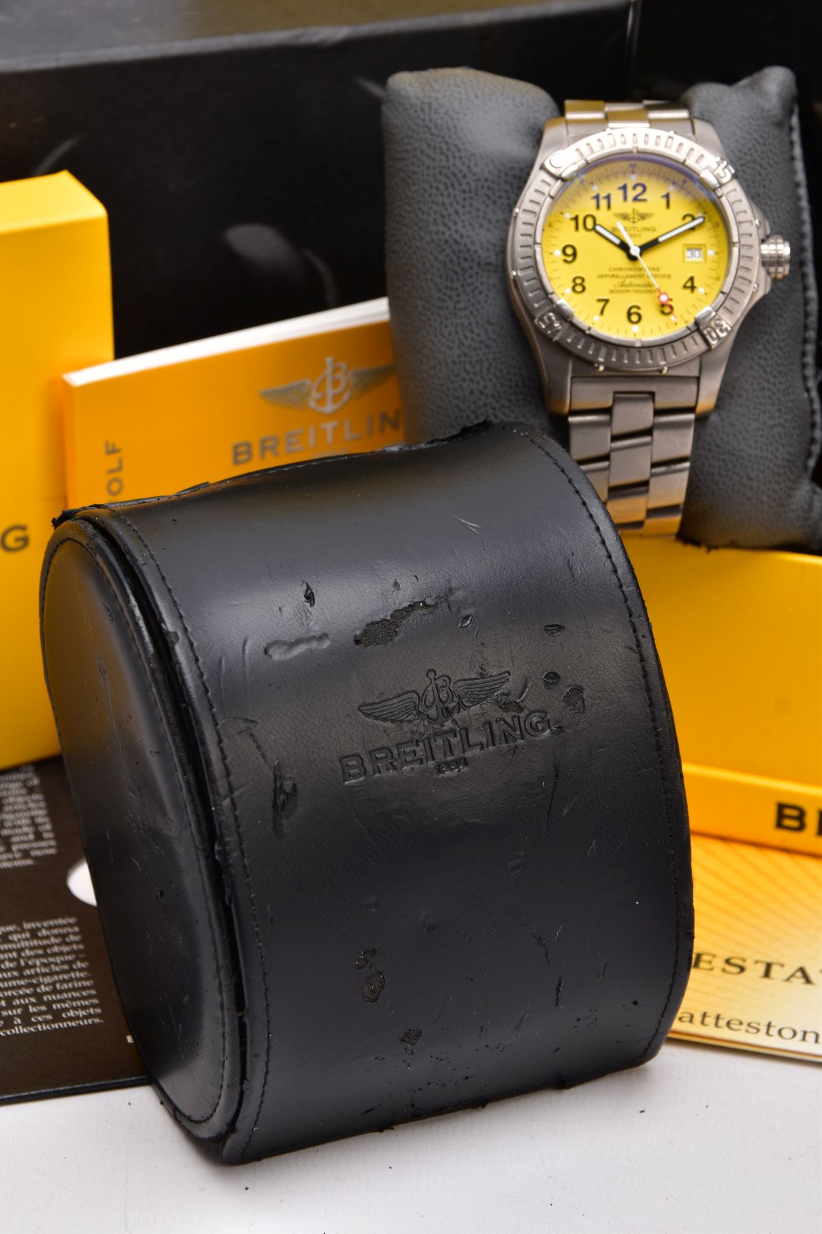 A BREITLING AVENGER SEAWOLF AUTOMATIC WRISTWATCH, black Arabic numeral to the yellow dial, date - Image 3 of 13