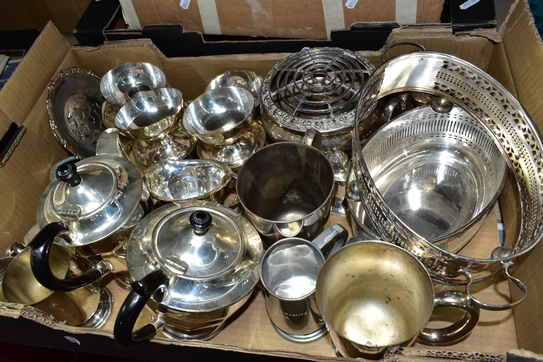 THREE BOXES OF SILVER PLATE AND FLAT WARES ETC, to include tea and coffee pots, pedestal fruit - Image 4 of 6
