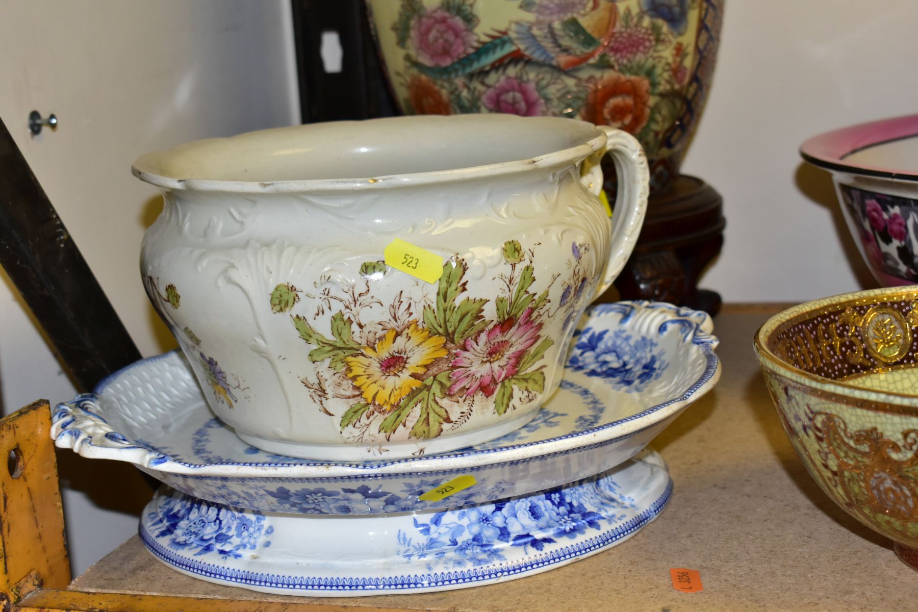 ASSORTED CERAMICS, comprising Victoria Ware Ironstone wash basin and jug, Wilkinson Royal - Image 6 of 8