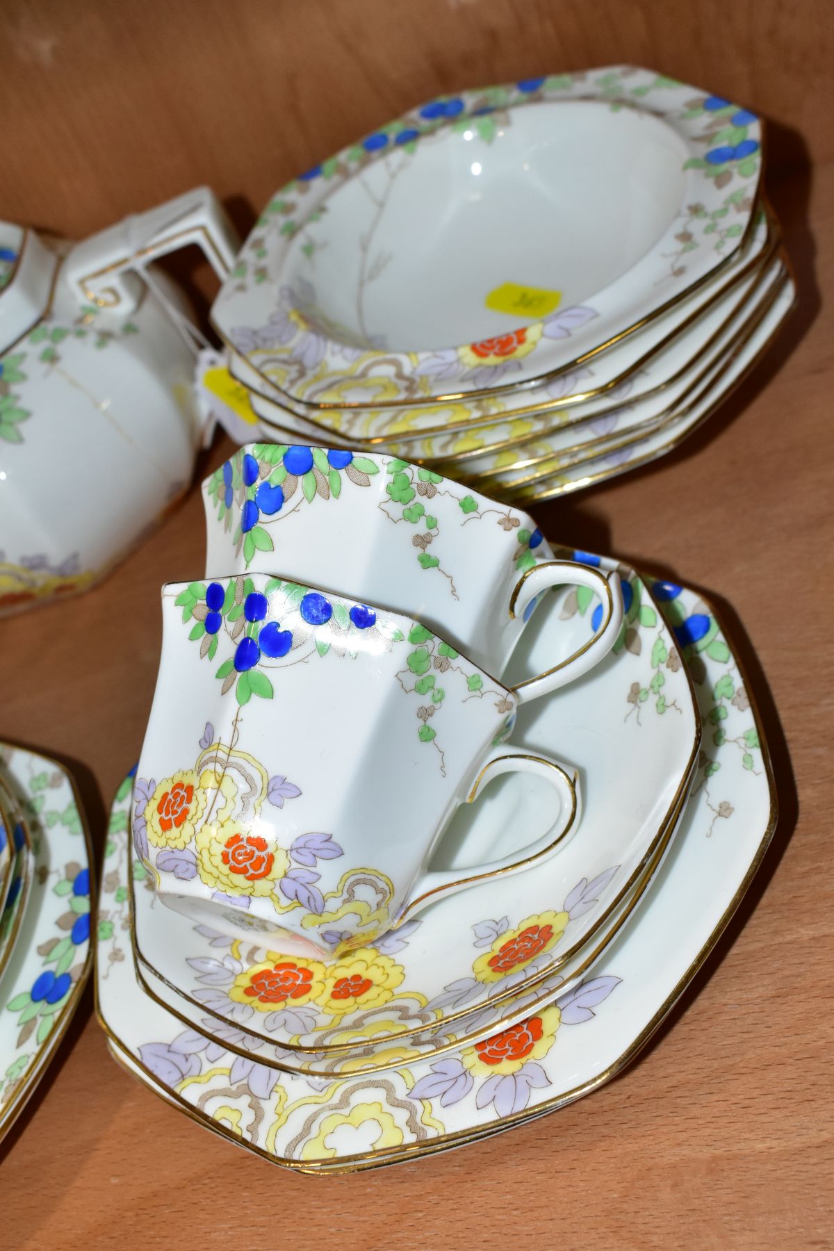 A ROYAL DOULTON EARLY 20TH CENTURY OCTAGONAL BONE CHINA PRINTED AND PAINTED TEA AND FRUIT SET, - Image 3 of 9