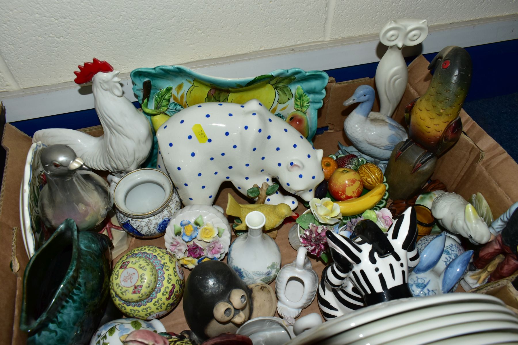 SIX BOXES AND LOOSE CERAMICS AND GLASSWARE, including a set of four Royal Worcester/Bradex Herbs - Image 10 of 12