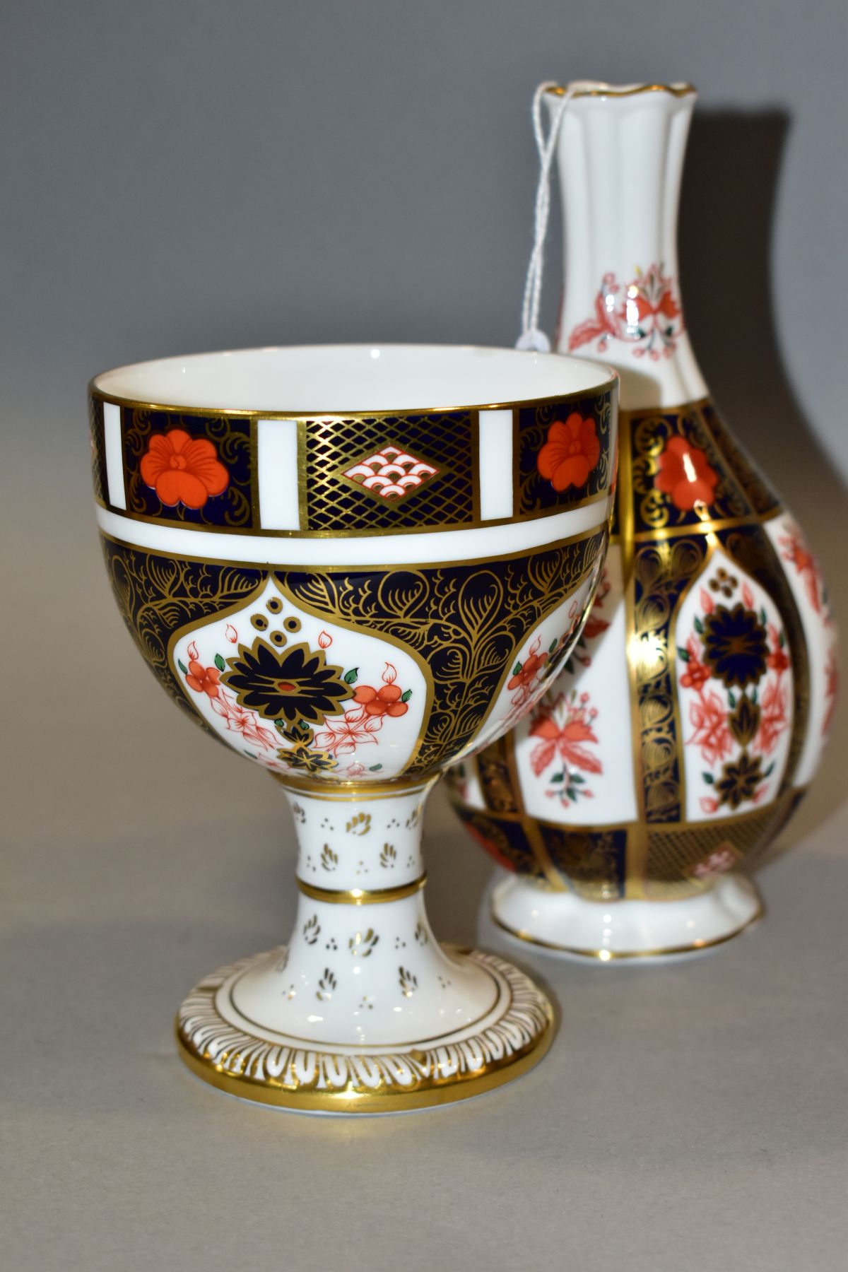 TWO ROYAL CROWN DERBY IMARI ITEMS, comprising 'Old Imari 1128' Orchid vase, printed factory mark and - Image 4 of 8