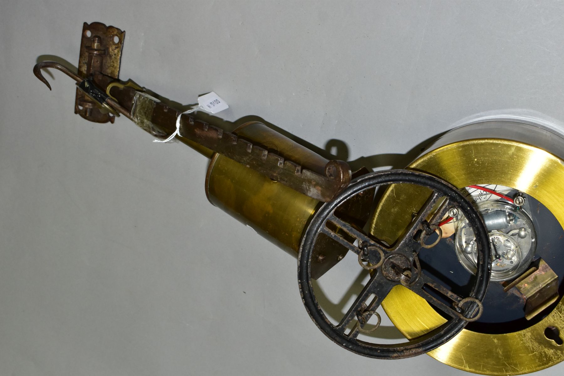 A VICTORIAN BRASS BOTTLE JACK, 'Salters Economical', with bracket, wheel and key, together with a - Image 6 of 7