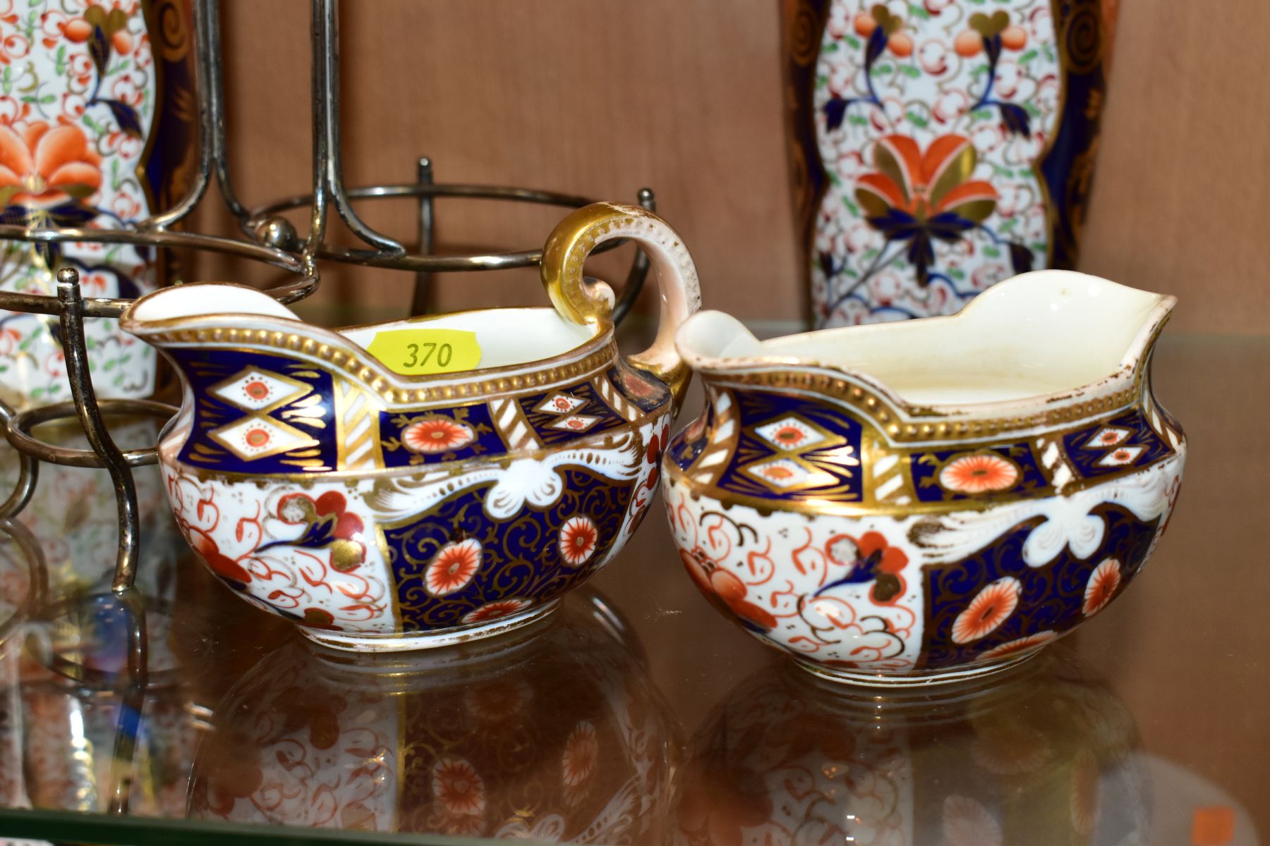 A GROUP OF 19TH CENTURY BRITISH AND CONTINENTAL CERAMICS, including a pair of Davenport Imari - Image 12 of 23