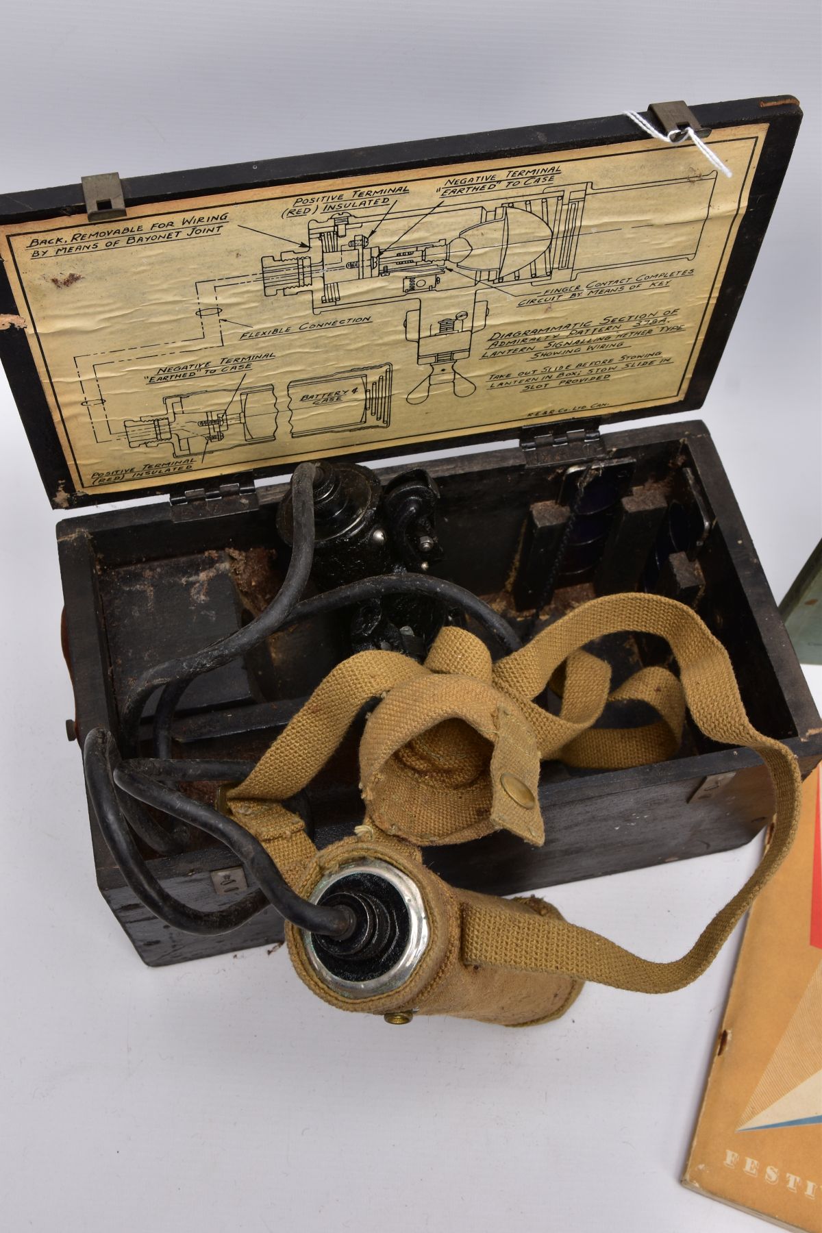 A BOXED 1944 DATED ADMIRALTY PATTERN 378A SIGNALLING LANTERN HETHER TYPE, together with book, issued - Image 3 of 7