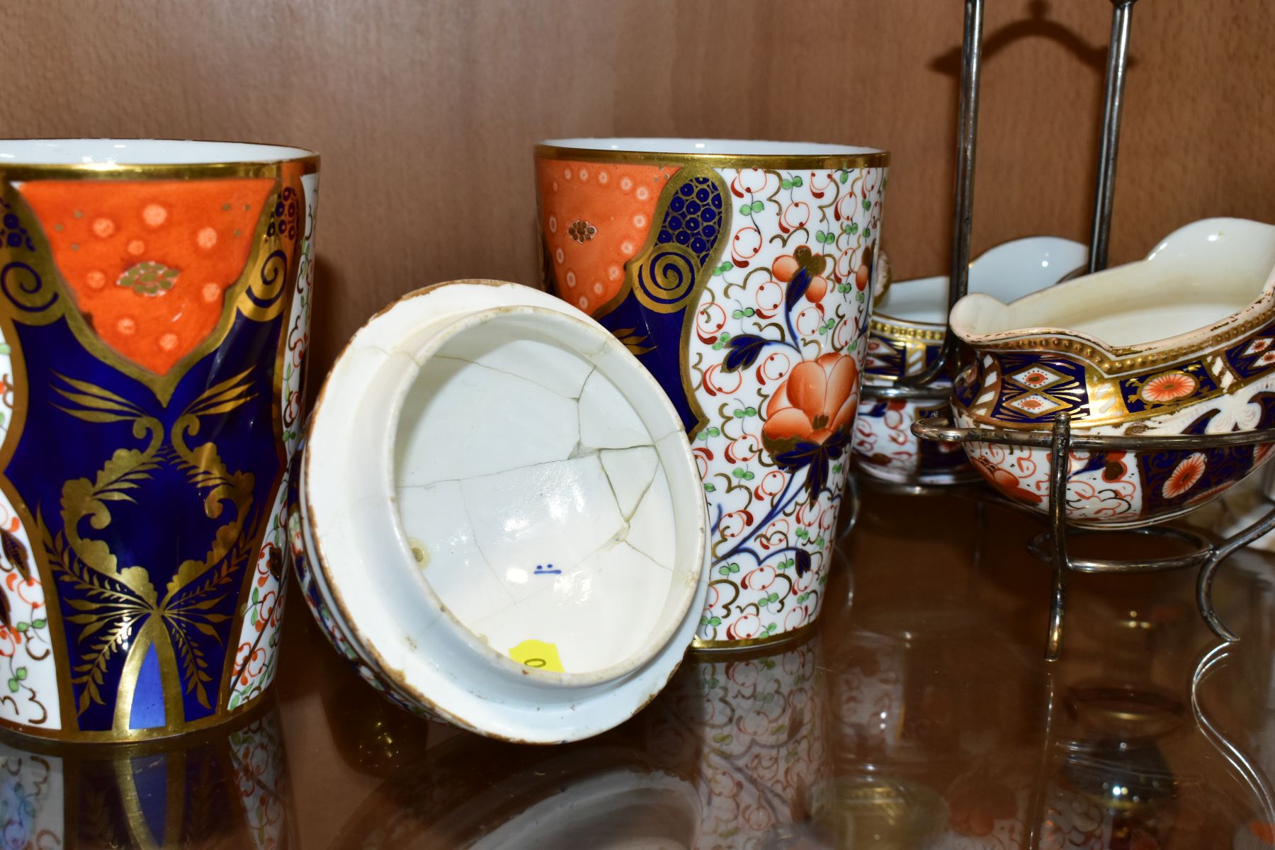 A GROUP OF 19TH CENTURY BRITISH AND CONTINENTAL CERAMICS, including a pair of Davenport Imari - Image 23 of 23