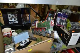 A QUANTITY OF MODEL RAILWAY AND WAR GAMING SCENIC ACCESSORIES, to include a quantity of PNP Railways